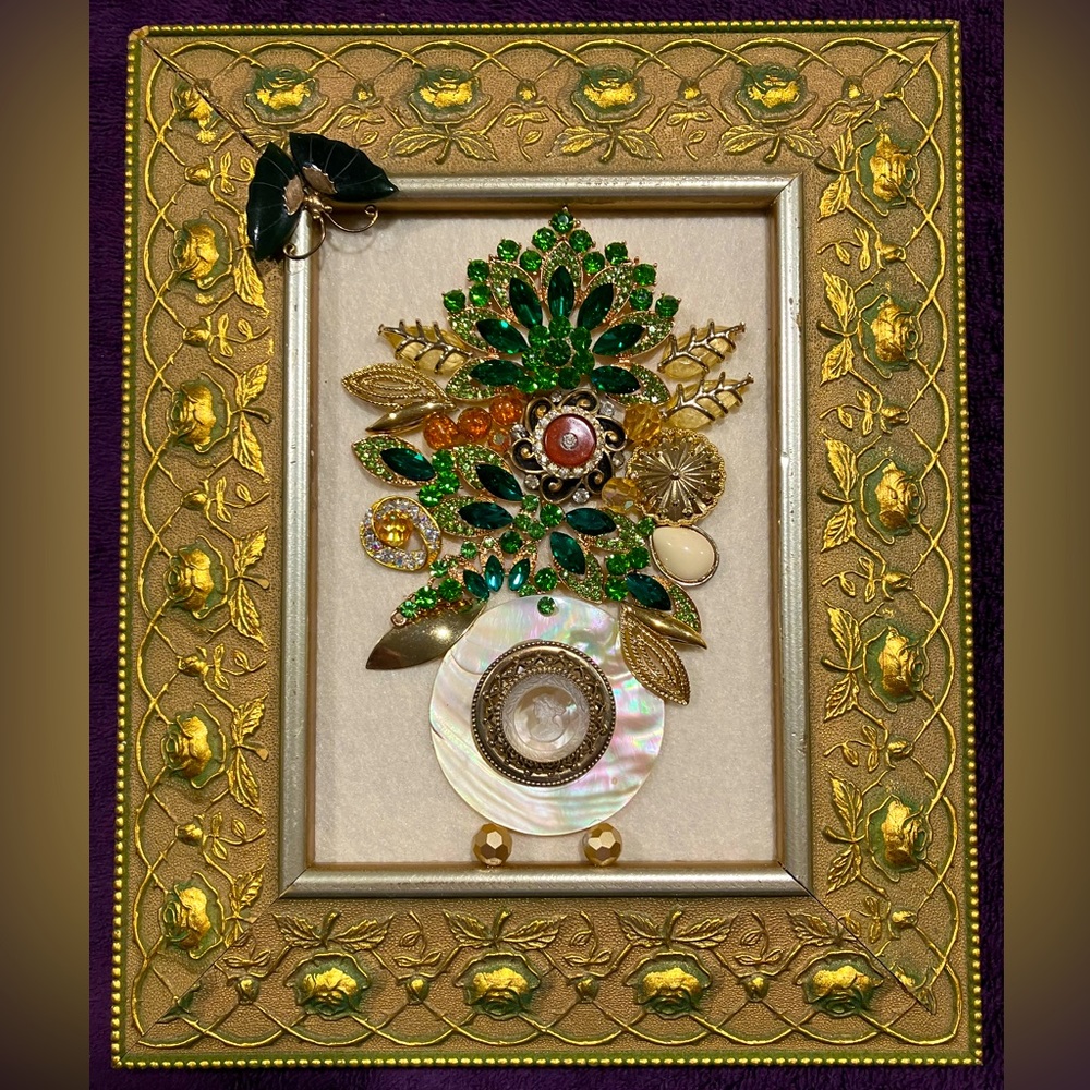 FRAMED JEWELRY ART COLLAGE IN VINTAGE FRAME HANDMADE UNIQUE OOAK GIFT 🎁 IDEA